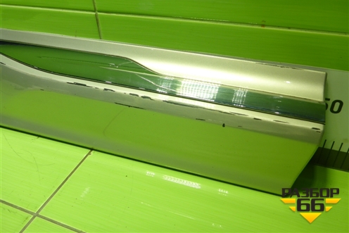 Накладка двери задней правой (32208734) для Volvo XC60 с 2017-2025г (ХС60)