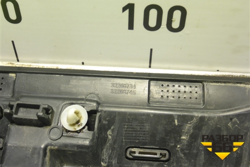 Накладка двери задней правой (32208734) для Volvo XC60 с 2017-2025г (ХС60)