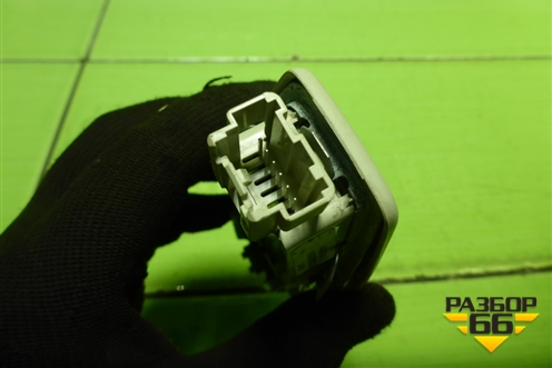 Плафон салонный боковой (левый) (AM5113K767BD) для Ford Focus 3 с 2011г (Фокус)