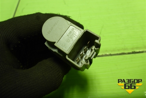 Датчик включения стопсигнала (8T4T96854AA) для Ford Focus 3 с 2011г (Фокус)