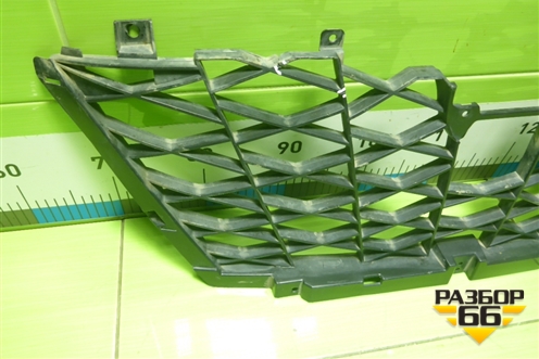 Накладка на решетку радиатора (2803141CD12) для Changan CS75 с 2014г (ЦС 75)