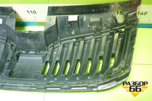 Решетка радиатора (после 2017г) (5E0853653A) для Skoda Octavia (A7) с 2013г (Октавия)