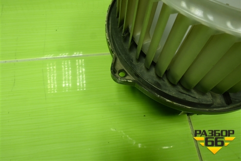 Моторчик отопителя (MZZ0372YD) для Land Rover Discovery 3 с 2004-2009г (Дискавери)