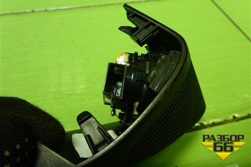 Накладка двери передней левой уголок для Opel Insignia с 2008-2017г (Инсигниа)