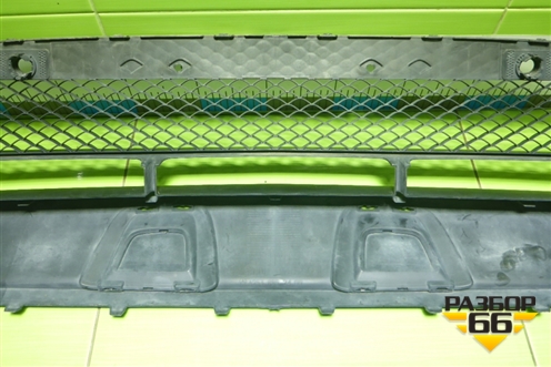 Решетка в передний бампер центральная (AMG под парктроник) (A2538852400) для Mercedes Benz GLC-Klass X253  с 2015г (ГЛЦ)