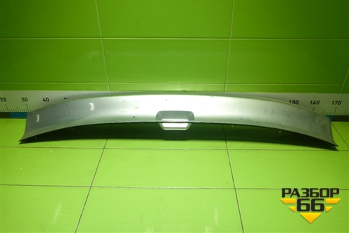 Накладка двери багажника (нижняя) (74895SWWE10ZA) для Honda CR-V(RE) с 2006-2012г (ЦРВ СРВ)