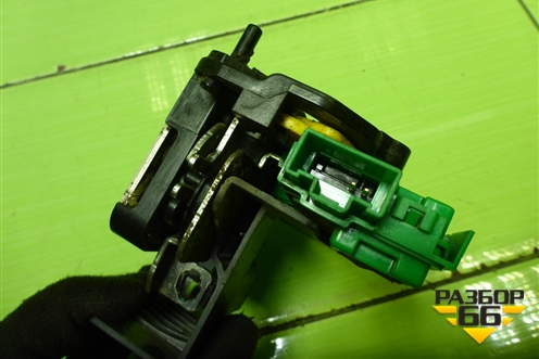 Замок двери задней левой для Hyundai Solaris с 2010-2016г (Солярис)