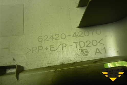 Обшивка стойки центральная верхняя левая (6242042070) для Toyota Rav-4 с 2012-2019г (Рав 4)