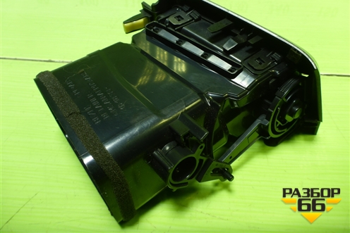 Дефлектор воздушный центральный левый (5567042080) для Toyota Rav-4 с 2012-2019г (Рав 4)