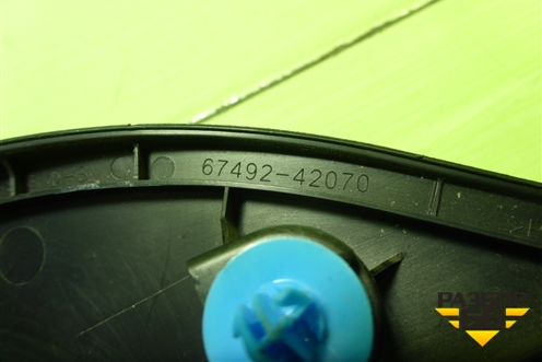 Накладка двери передней левой уголок (6749242070) для Toyota Rav-4 с 2012-2019г (Рав 4)