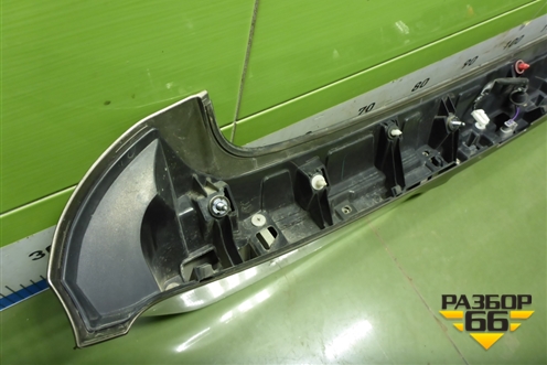 Спойлер на дверь багажника (7608542130) для Toyota Rav-4 с 2012-2019г (Рав 4)