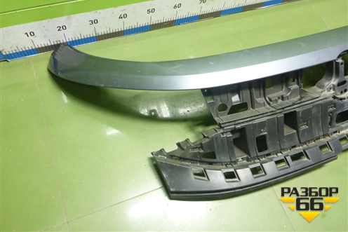 Накладка переднего бампера центральная (12D807231) для Volkswagen ID.6 X с 2021-2026г (ИД6)
