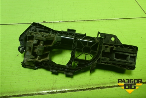 Ручка наружная двери передней правой для Volkswagen Passat (B6) с 2005-2010г (Пассат Б6)