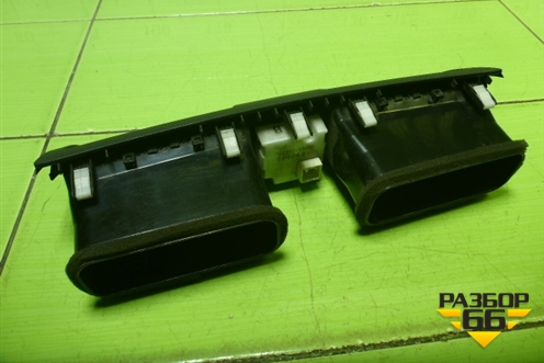 Дефлектор воздушный центральный (5566033170) для Toyota Camry XV40 с 2006-2011г (Камри)