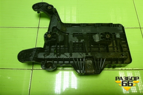 Площадка под аккумулятор (1K0915333C) для Volkswagen Passat (B6) с 2005-2010г (Пассат Б6)