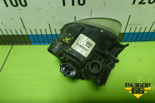 Фара противотуманная правая (8T0941700) для Volkswagen Passat-CC с 2008г (Пассат ЦЦ)