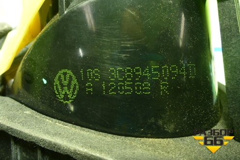 Фонарь задний внутренний правый (3C8945094D) для Volkswagen Passat-CC с 2008г (Пассат ЦЦ)