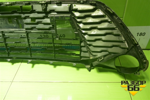 Решетка в передний бампер центральная (после 2014г) для Toyota Camry XV50 с 2011-2018г (Камри)